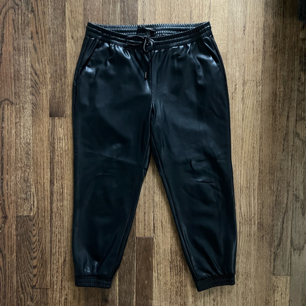 Banana Republic Black Vegan Faux Leather Jogger Pants Sz MP medium petite - Picture 5 of 11